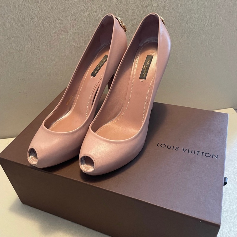 Authentic Louis Vuitton Pink Patent LeatherOh really! Peep Toe Pumps  Size38.5
